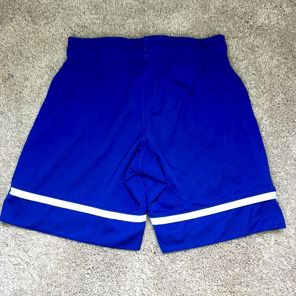 Under Armour Squad Shorts - Picture 2 of 3